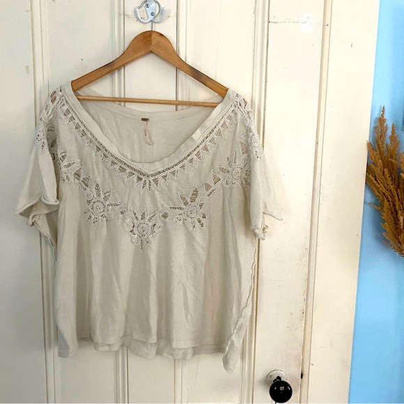 Elegant White Lace Women's Top - Picture 8 of 8